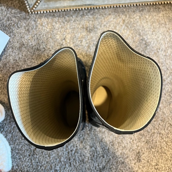 Hunter Black Gloss Rain Boot - Picture 4 of 8